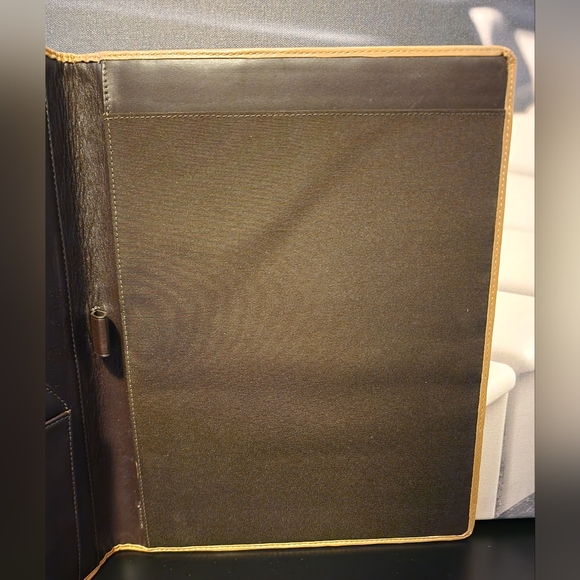 GUC COACH Signature Portfolio 70299 Retail $158 - Picture 5 of 6